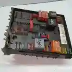 1K0937124K 1K0 937 124 K 014189861 / Boîte à fusibles /VW Caddy Seat Altea Audi A3